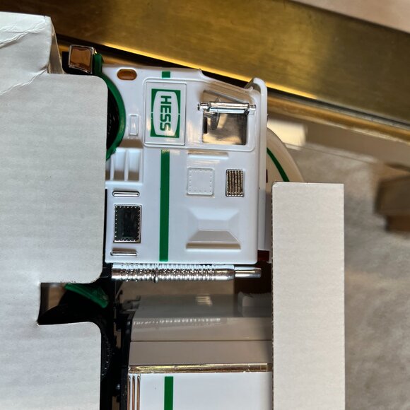 1997 Hess Toy Truck with Friction Racers – Lights & Ramp, NIB - Picture 9 of 16